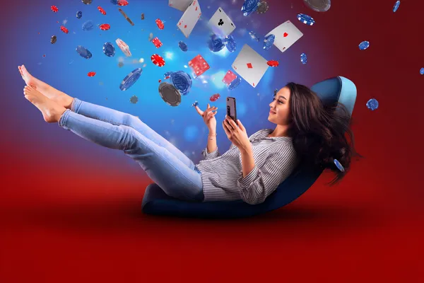 স্বর্ণমুদ্রা পরিবেষ্টিত এক স্লট রিলে জয়ী ‘সেভেন’ প্রতীকের নাটকীয় দৃশ্য—যা বড় জয়ের প্রতীক।